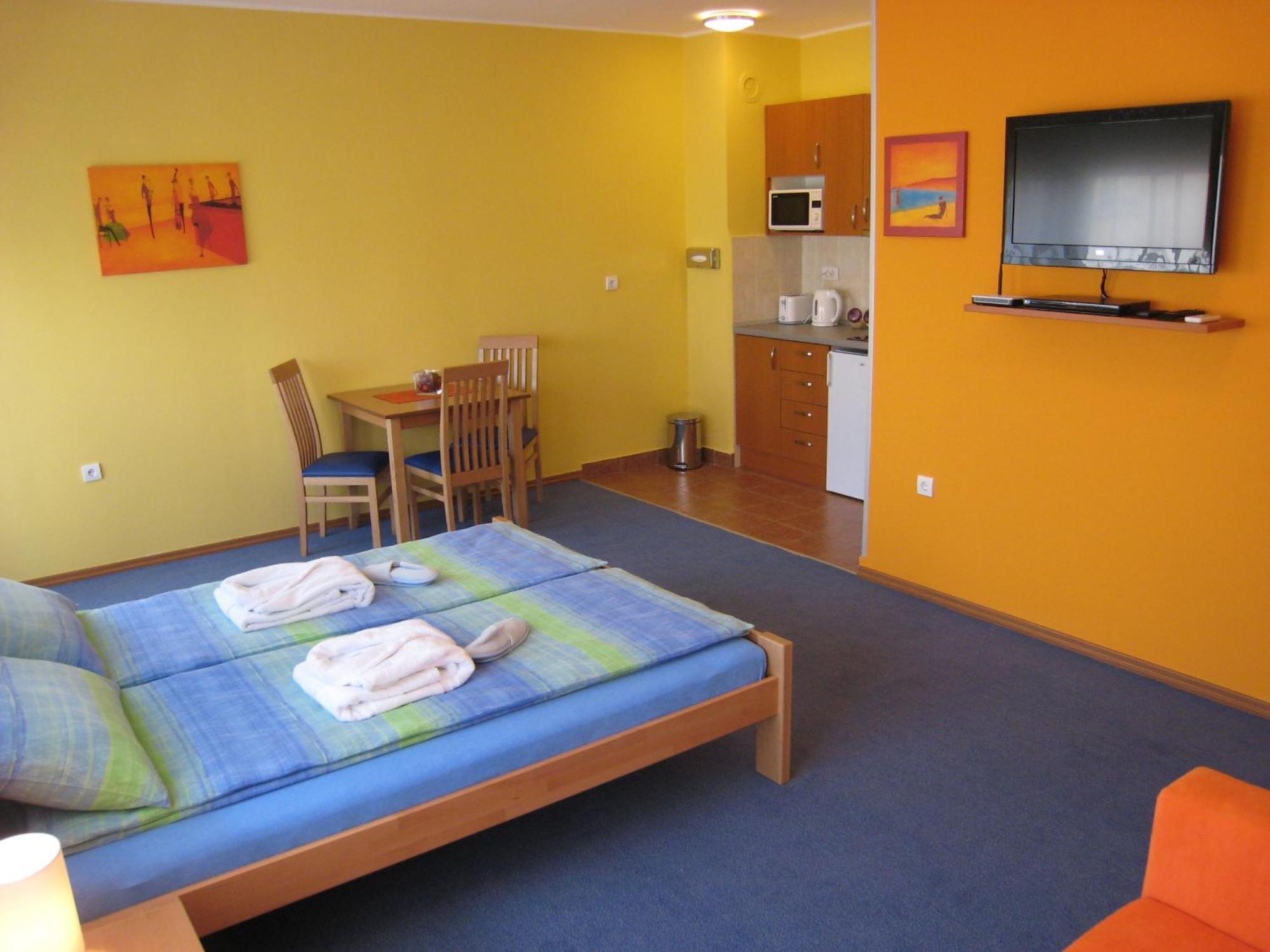 Spirit Hostel And Apartments Belgrade Exterior photo