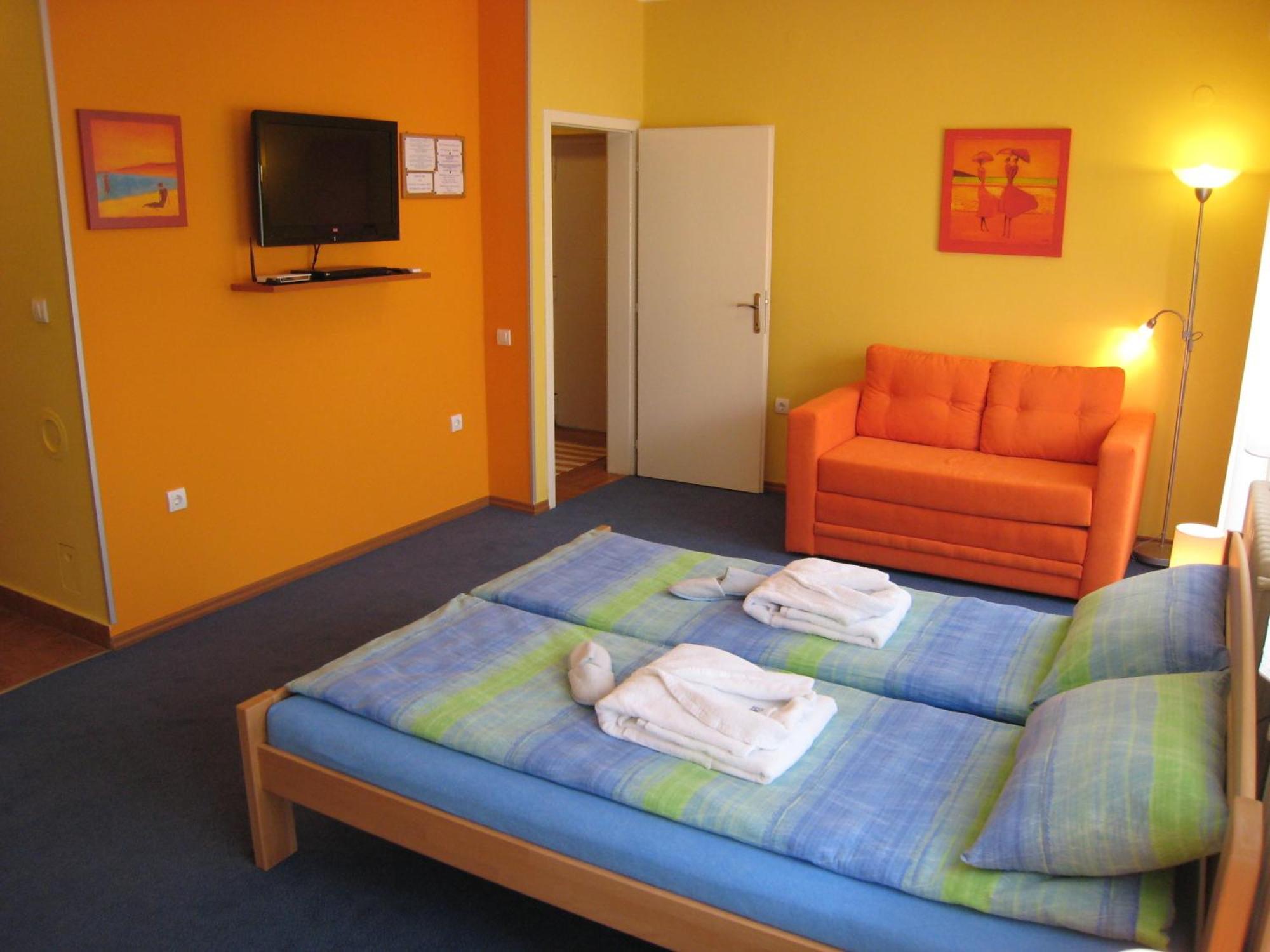 Spirit Hostel And Apartments Belgrade Exterior photo