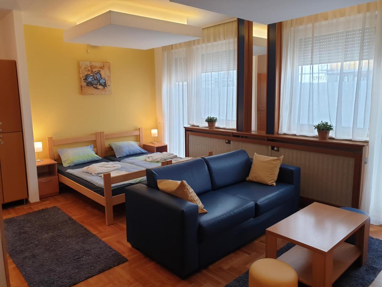 Spirit Hostel And Apartments Belgrade Exterior photo